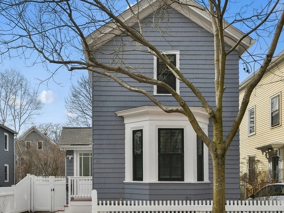 Unit for sale at 624 Green St, Cambridge, MA 02139