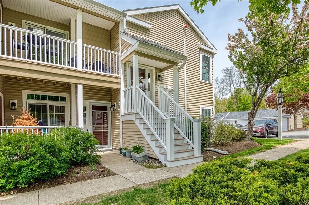 Unit for sale at 41 Bradford Commons Lane, Braintree, MA 02184