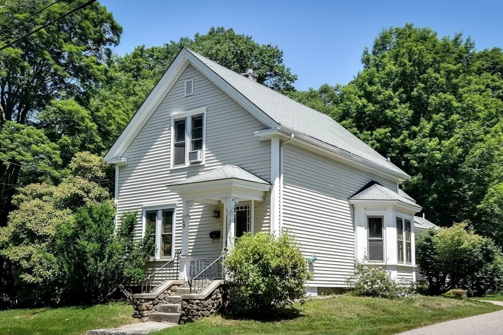 Unit for sale at 3 Commonwealth Avenue, Hopkinton, MA 01748