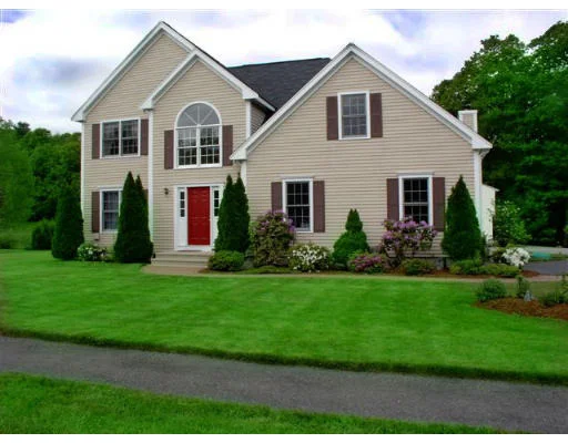 Unit for sale at 2 Winsor Lane, Northborough, MA 01532