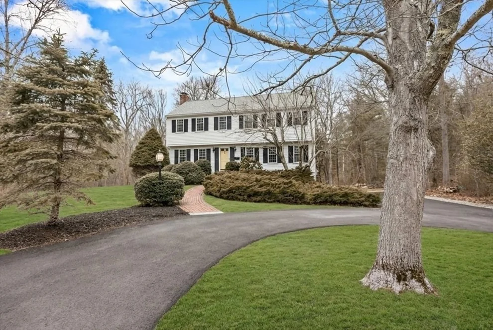 Unit for sale at 71 Ledgewood Dr, Cohasset, MA 02025