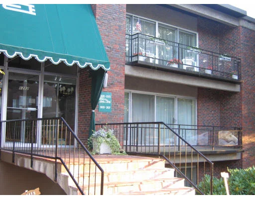 Unit for sale at 1212 Greendale Ave, Needham, MA 02492