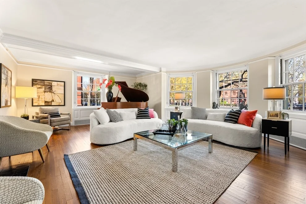 Unit for sale at 192 Commonwealth Ave, Boston, MA 02116