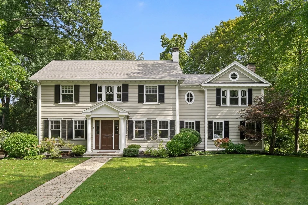 Unit for sale at 8 Tennyson Rd, Wellesley, MA 02481