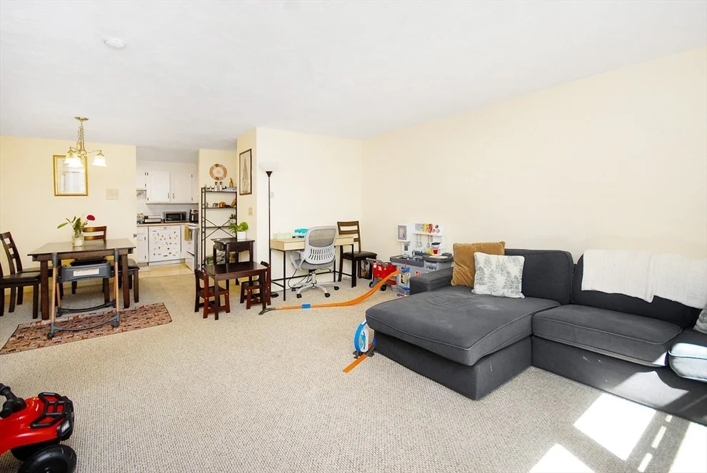 Unit for sale at 773 Massachusetts Ave, Boxborough, MA 01719