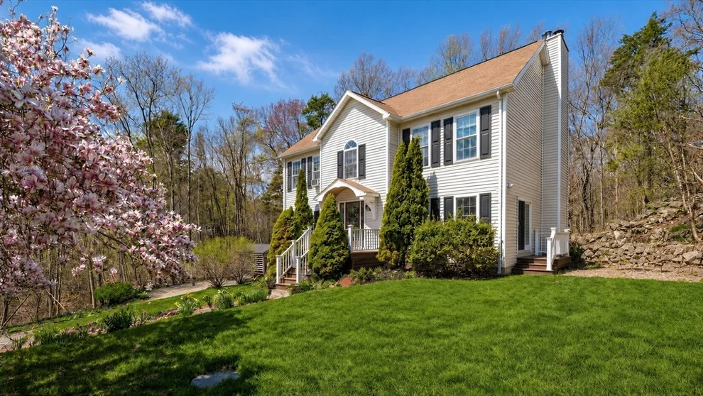 Unit for sale at 25 Magnolia Ave, Manchester, MA 01944