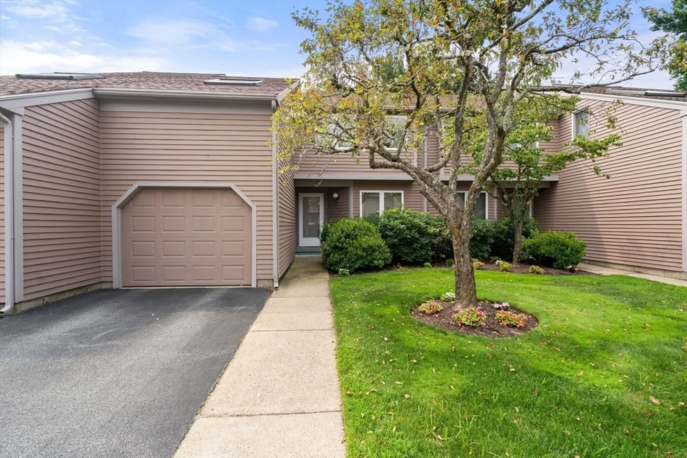Unit for sale at 5 Heath Wood Lane, Brookline, MA 02467