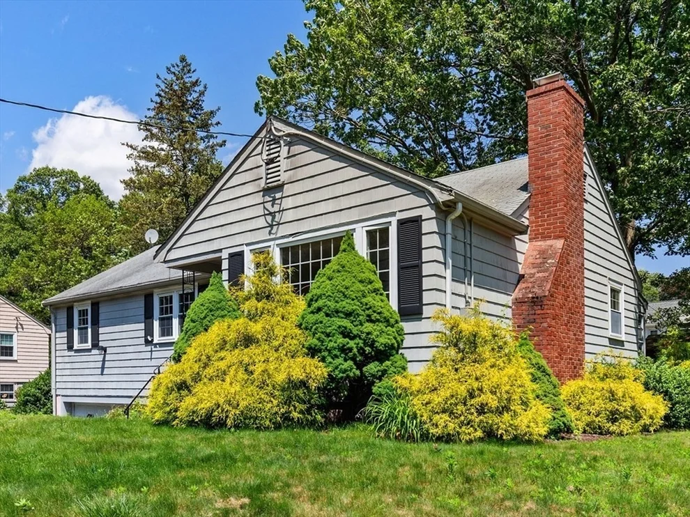 Unit for sale at 29 Gregory Rd, Wakefield, MA 01880