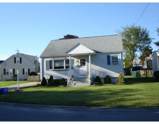 Unit for sale at 17 Colonial Ave, Tiverton, RI 02878
