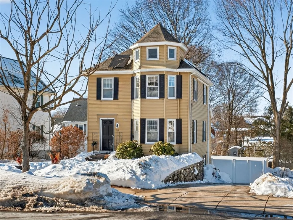 Unit for sale at 320 Washington St, Winchester, MA 01890