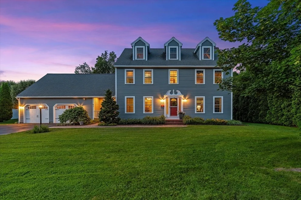 Unit for sale at 12 Rice Rd, Auburn, MA 01501