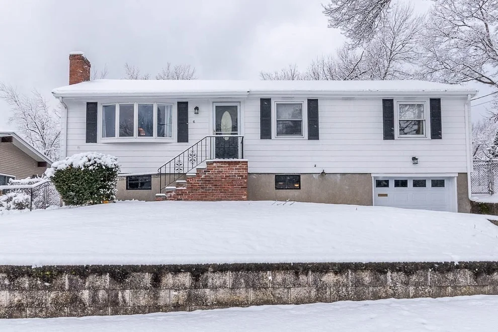 Unit for sale at 6 Snow Ln, Dedham, MA 02026
