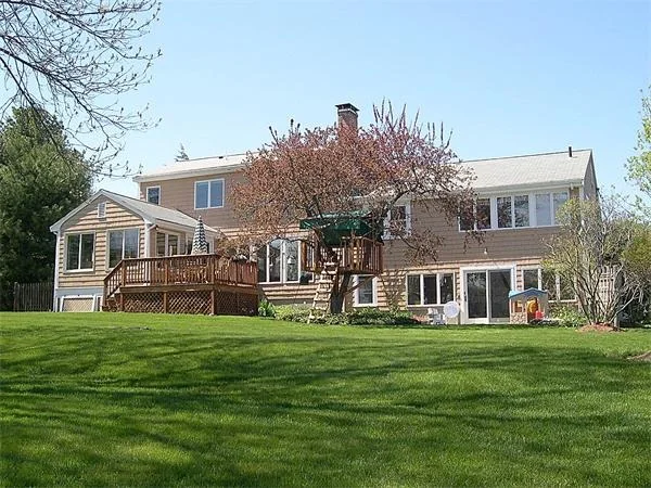 Unit for sale at 6 Rockridge Rd, Natick, MA 01760