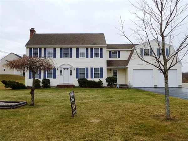 Unit for sale at 52 Galway Dr, North Attleboro, MA 02760