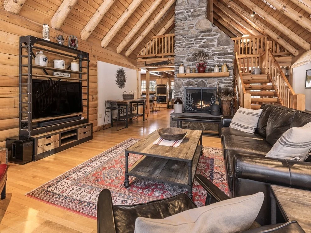 Unit for sale at 34 Simond Hill Rd, Hubbardston, MA 01452