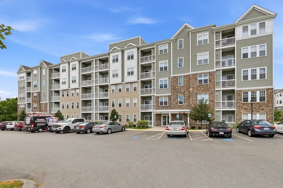 Unit for sale at 260 Martins Landing Way, North Reading, MA 01864