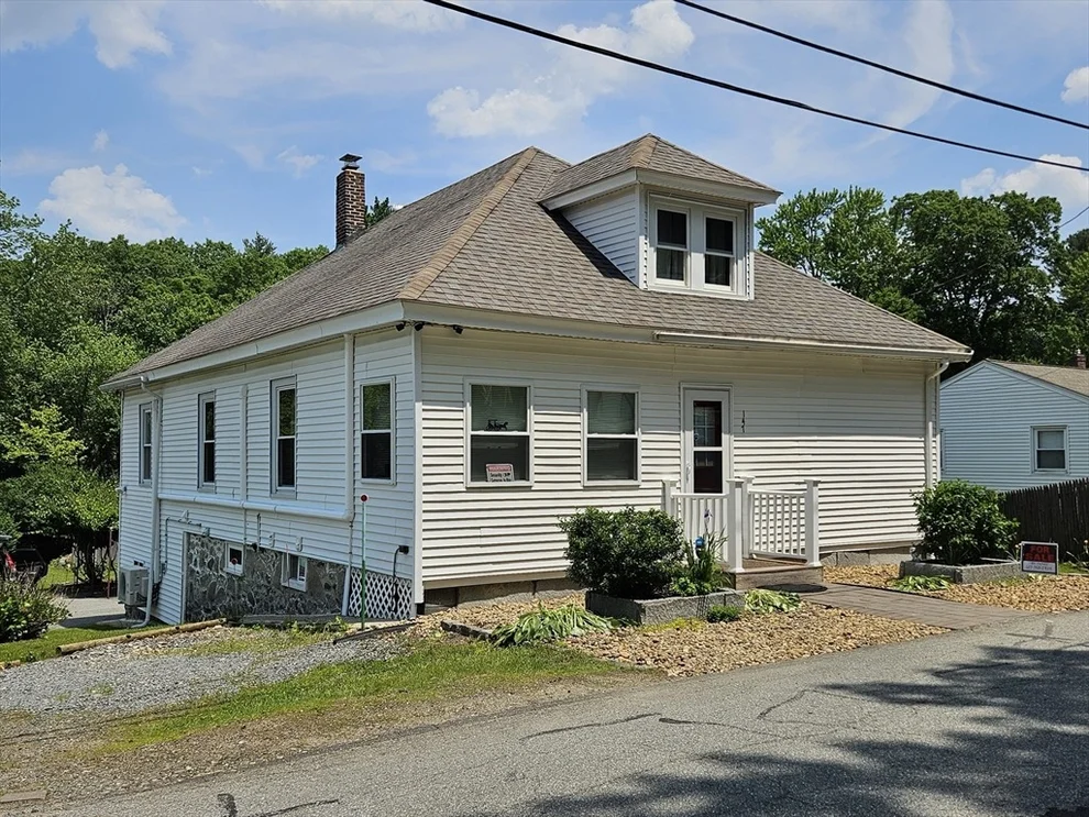 Unit for sale at 147 Edgewood Ave, Methuen, MA 01844