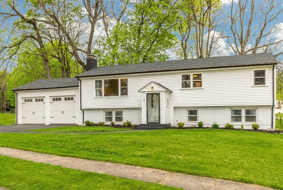 Unit for sale at 12 Pinecroft Ave, Holden, MA 01520