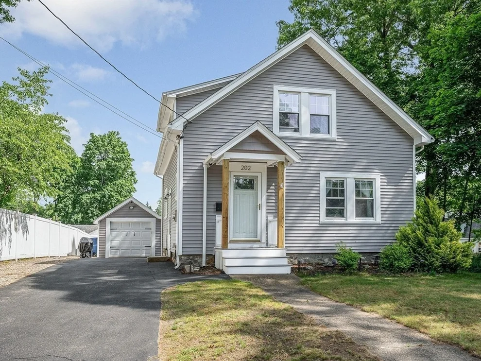 Unit for sale at 202 Salem St, Wakefield, MA 01880