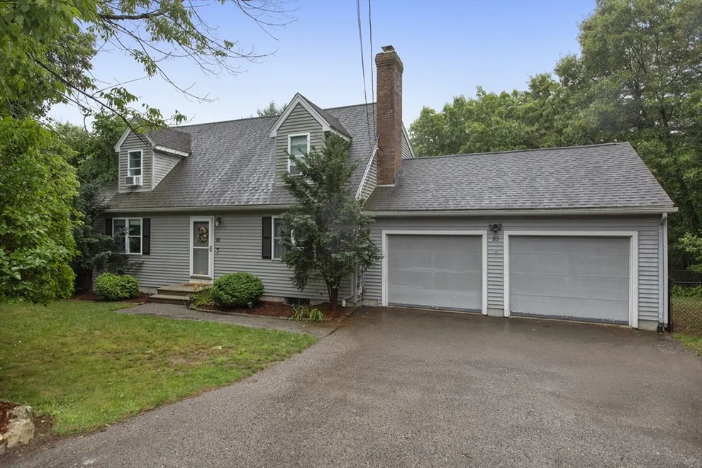 Unit for sale at 85 Old Elmdale Rd, Uxbridge, MA 01569