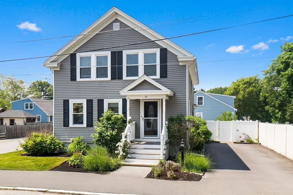 Unit for sale at 10 Saunders Rd, Lynn, MA 01904