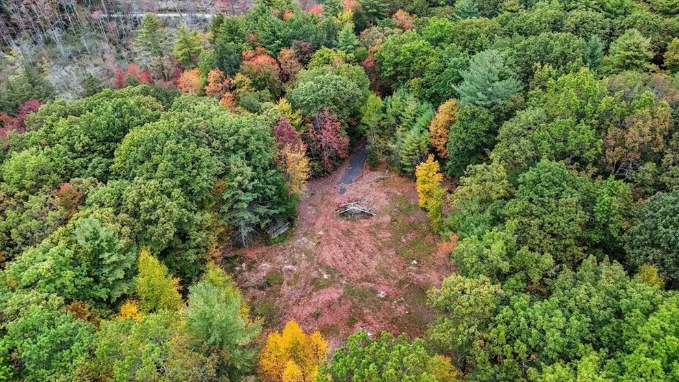 Unit for sale at 115 Crooked Ledge Rd, Southampton, MA 01073