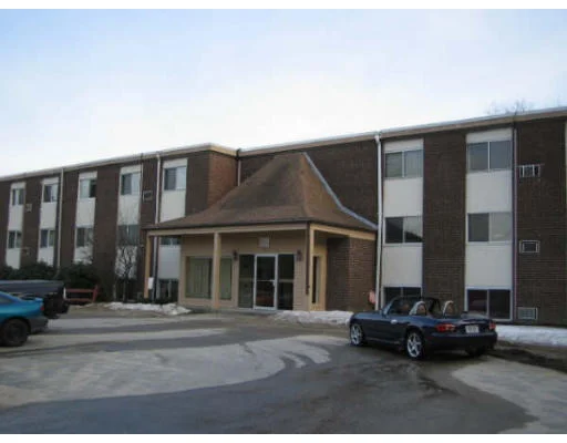 Unit for sale at 27 Willis St, Framingham, MA 01702