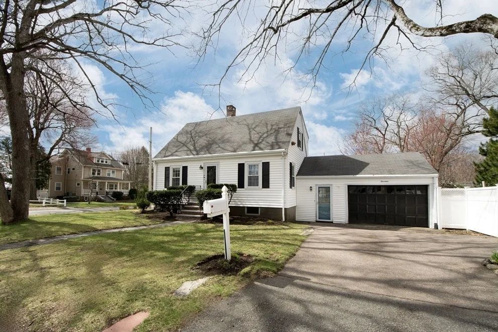 Unit for sale at 14 Sumner Ave, Braintree, MA 02184