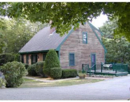 Unit for sale at 320 Chamberlain Hill Road, Barre, MA 01005