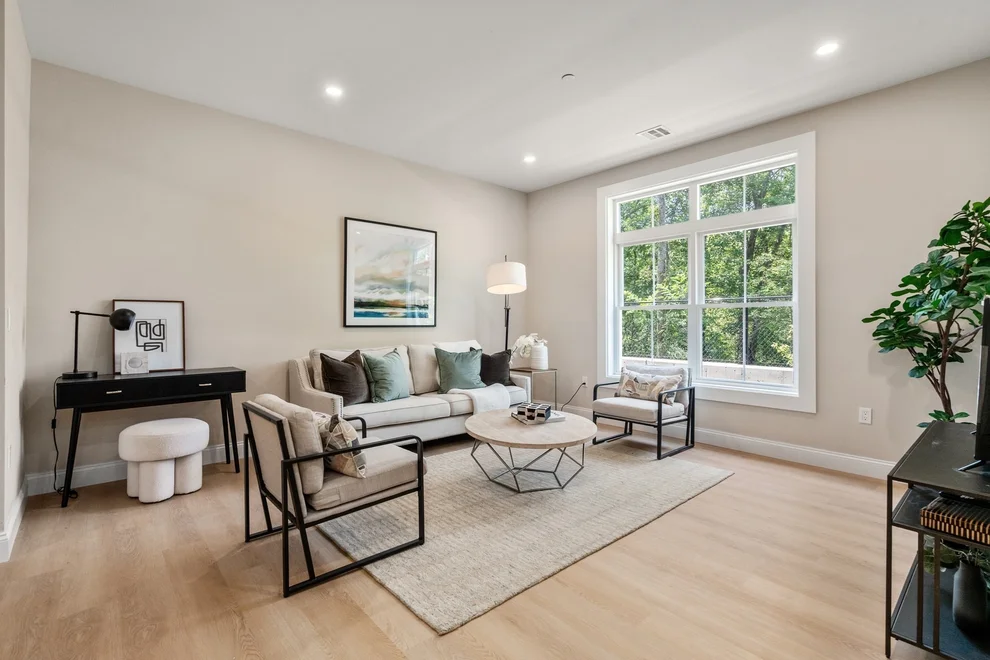 Unit for sale at 7 Cross St, Wilmington, MA 01887