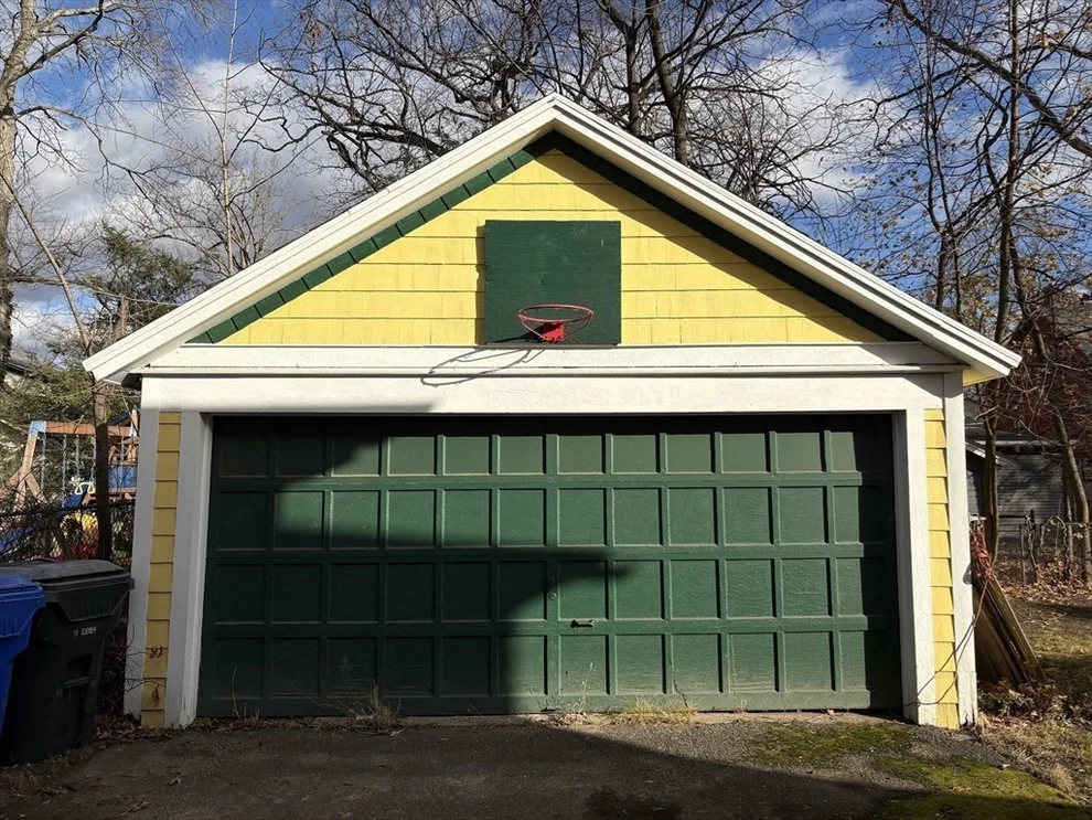 Unit for sale at 67 Perkins St, Springfield, MA 01118