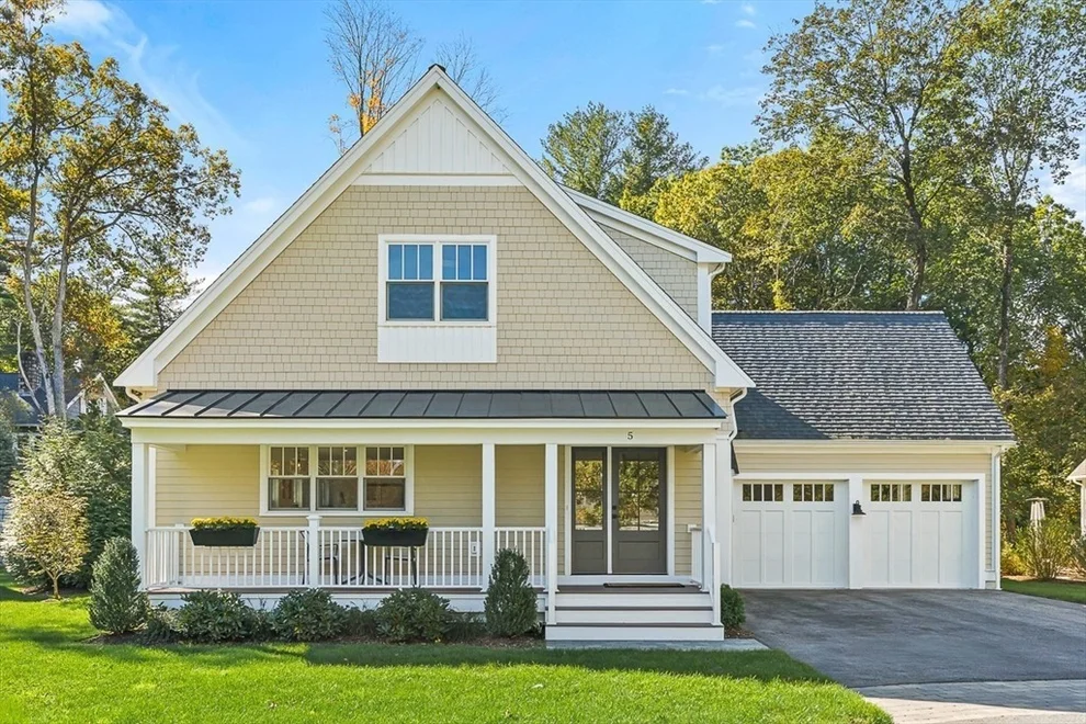 Unit for sale at 5 Peakes Ln, Weston, MA 02493
