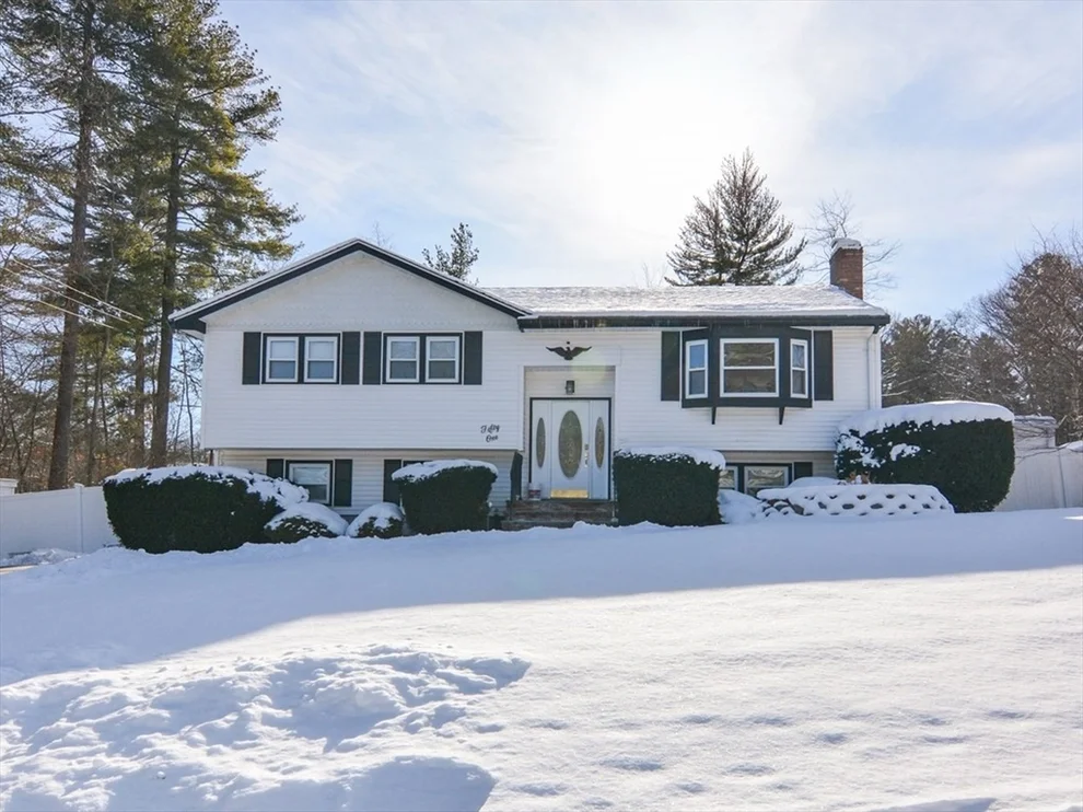 Unit for sale at 51 Heritage Rd, Billerica, MA 01821