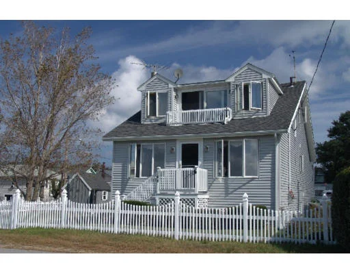 Unit for sale at 168 Newport Road, Hull, MA 02045