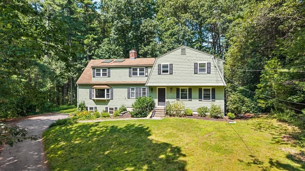 Unit for sale at 30 Regina Dr, Chelmsford, MA 01824