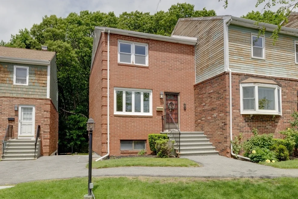 Unit for sale at 6 Loring Hills Ave, Salem, MA 01970