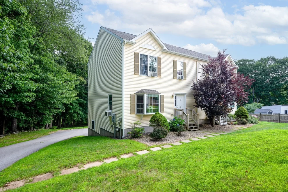 Unit for sale at 16 Central Tree Rd, Rutland, MA 01543