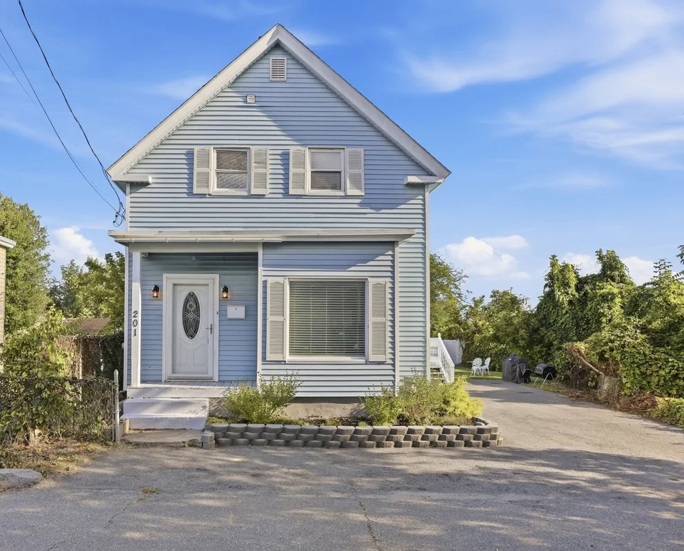Unit for sale at 201 W Manchester St, Lowell, MA 01852