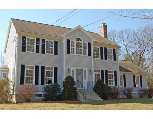 Unit for sale at 29 Medway Street, Norfolk, MA 02056
