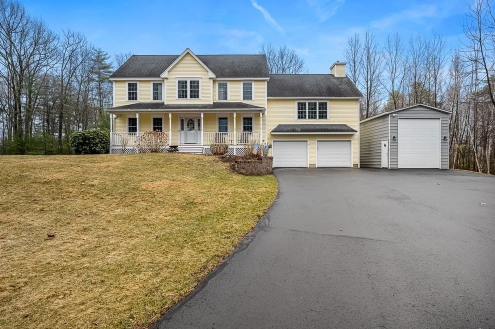 Unit for sale at 15 Shaker Ct, Lunenburg, MA 01462