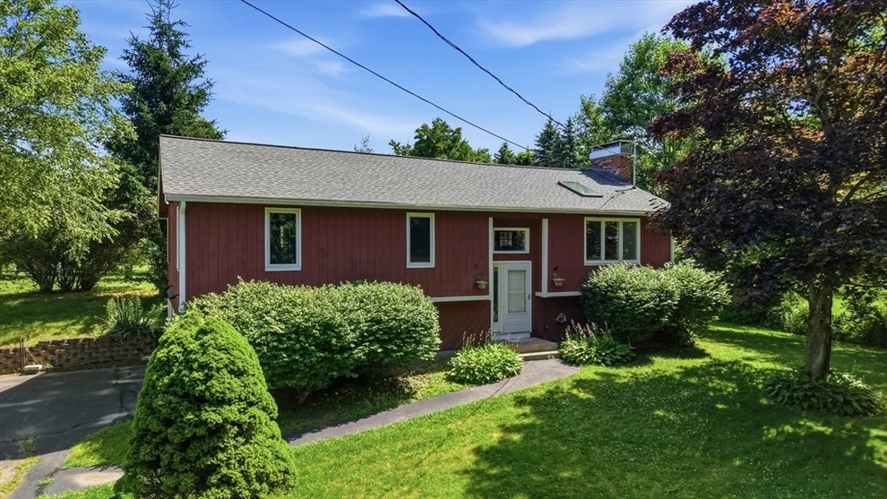 Unit for sale at 39 Old Auburn Rd, Derry, NH 03038