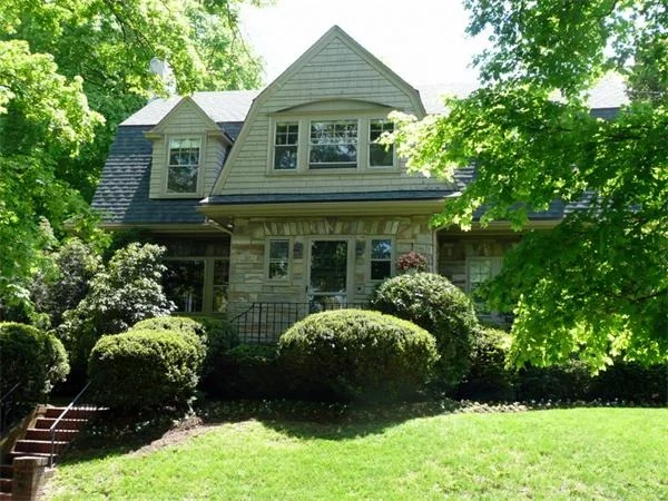 Unit for sale at 138 Algonquin Rd, Newton, MA 02467