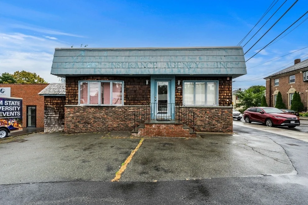 Unit for sale at 66 Loring Ave, Salem, MA 01970