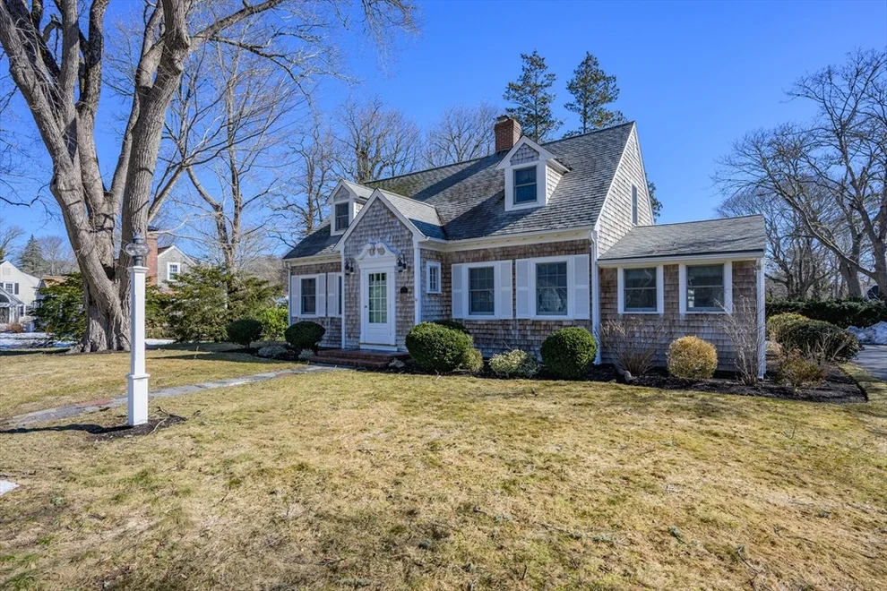 Unit for sale at 122 Park Ave, Barnstable, MA 02632