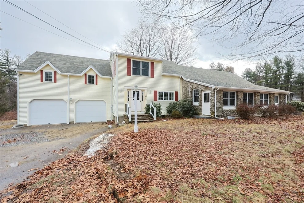 Unit for sale at 576 Reservoir St., Holden, MA 01520