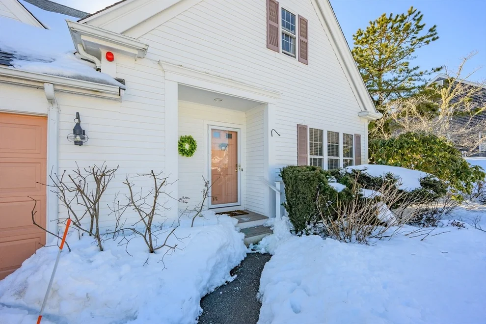 Unit for sale at 22 Stratford Rdg, Mashpee, MA 02649