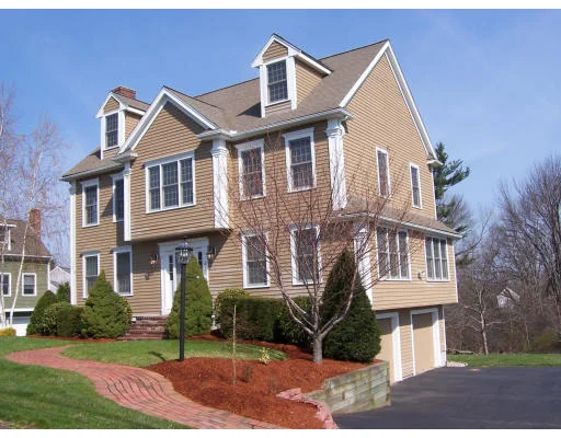 Unit for sale at 8 Hamilton Circle, Norwood, MA 02062