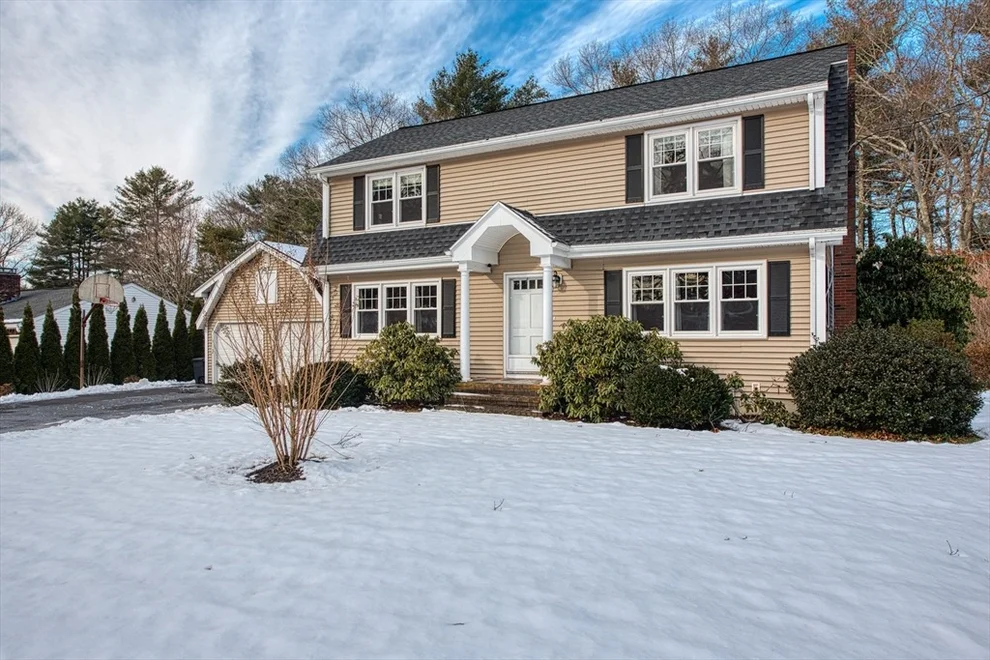 Unit for sale at 27 Pinecrest Dr, Taunton, MA 02780
