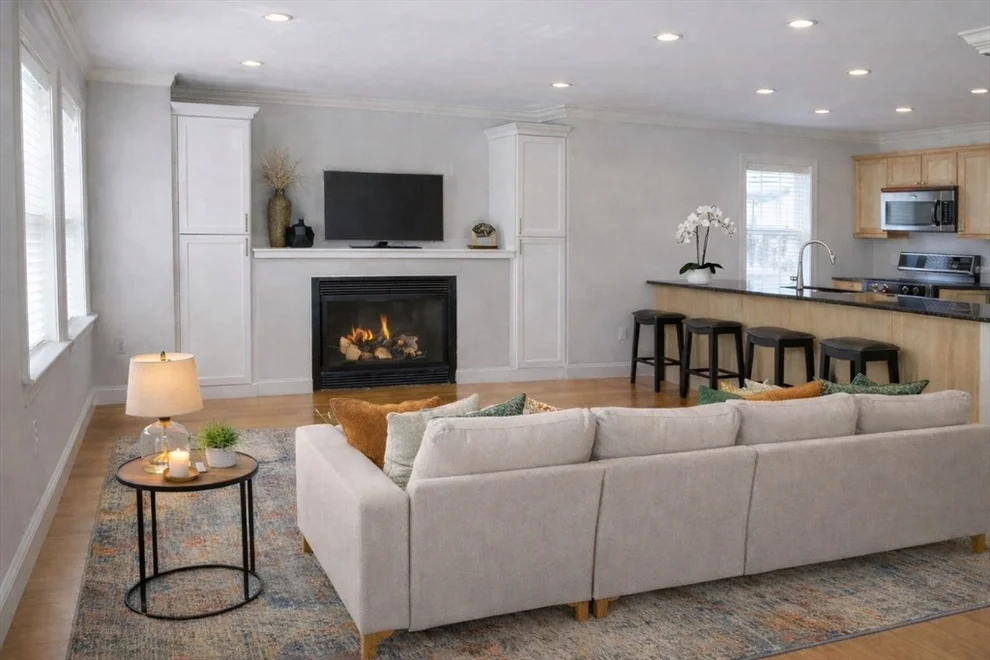 Unit for sale at 11 Whitney St, Brookline, MA 02467