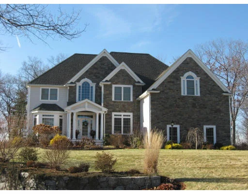 Unit for sale at 6 Connelly Hill Rd, Hopkinton, MA 01748